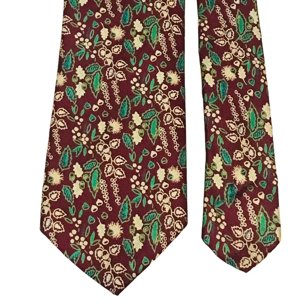 Vtg PIERRE CARDIN 100% Silk Burgundy Green Berries Leaf Holiday Neck Tie NEW